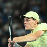 Jannik Sinner défendra son titre en finale à Melbourne KEYSTONE/EPA/JOEL CARRETT